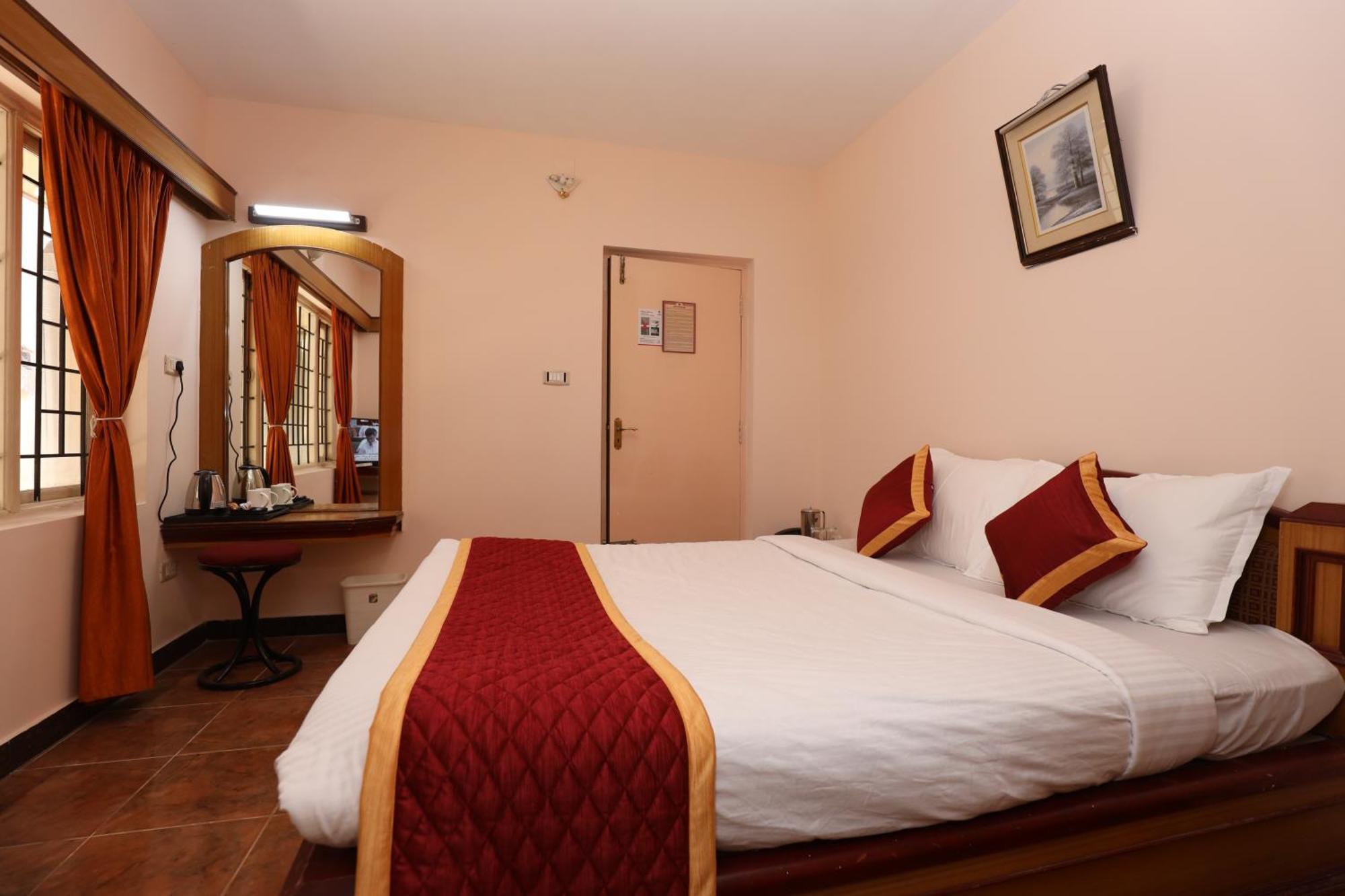 Hotel Silver Oak Ooty Ngoại thất bức ảnh